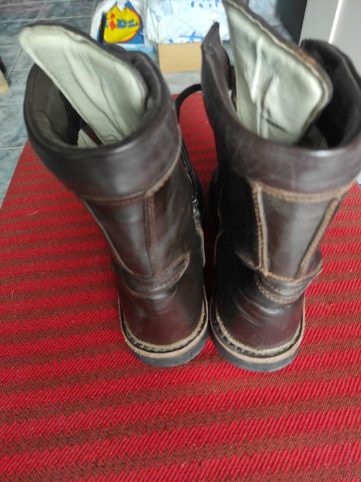 Bocanci din piele 100% naturală, cu talpa usută. Nr.41