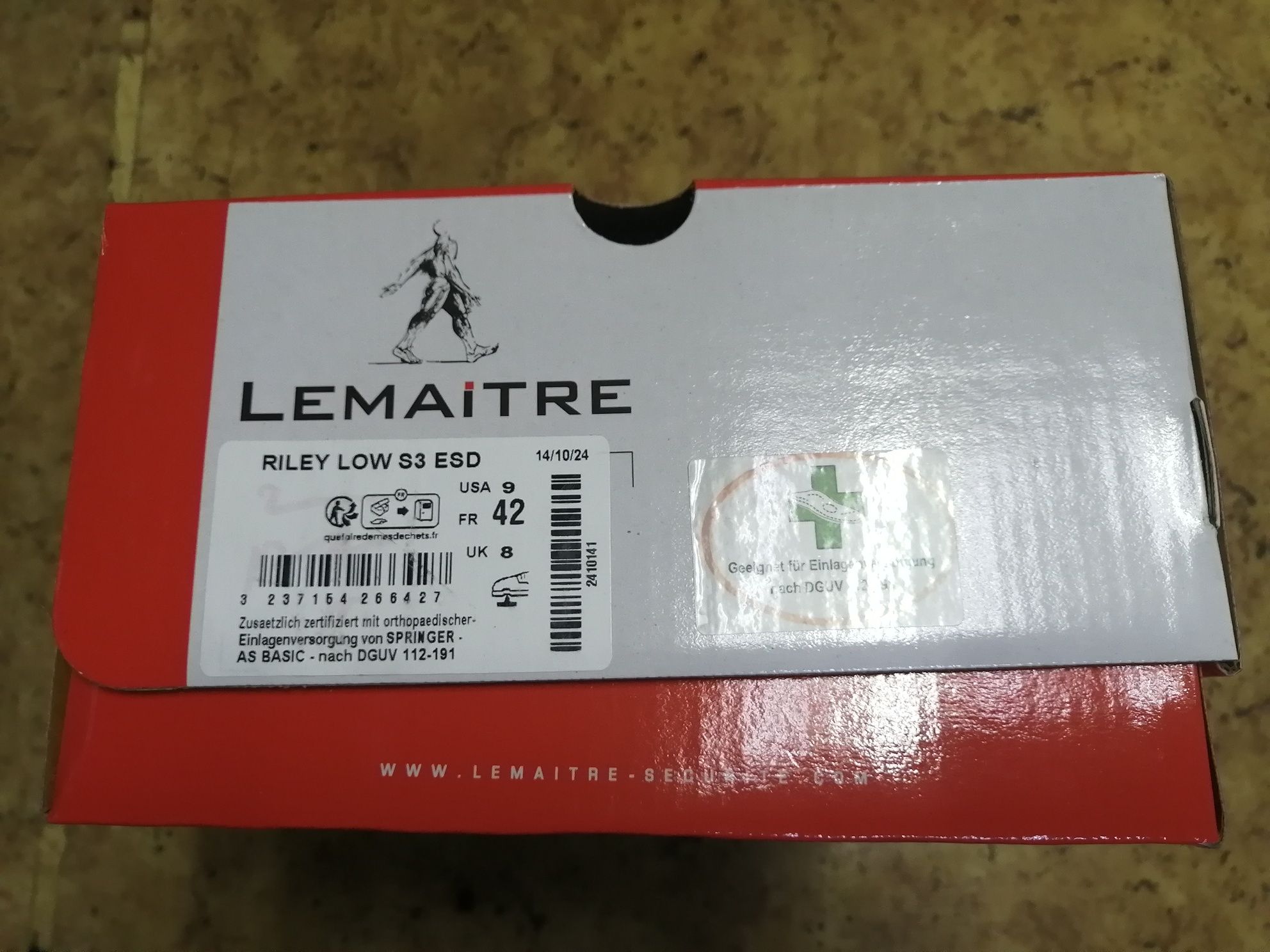 Продавам обувки LEMAITRE