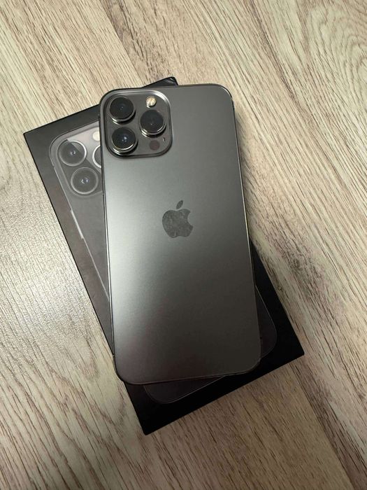 Vând Iphone 13 Pro Max 256 gb culoare Graphite bateria are 86%