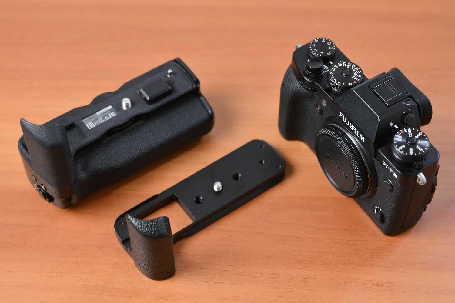 Fujifilm XT3 + Fuji baterry grip + Meike hand grip