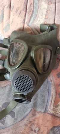 Vând masca de gaze OM 74