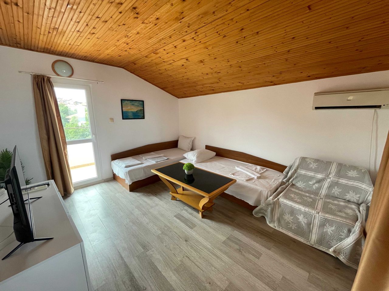 Дава се под наем Къща в Черноморец - 100 кв.м за 102 € - Снимка #2
