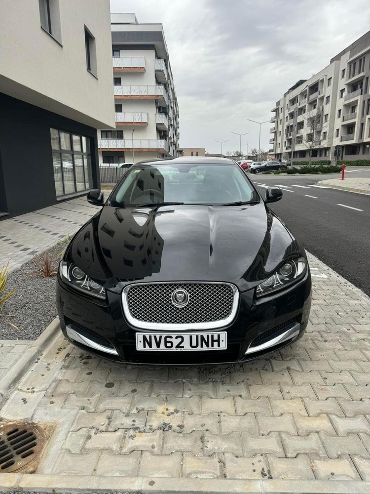 Bara fata jaguar xf facelift