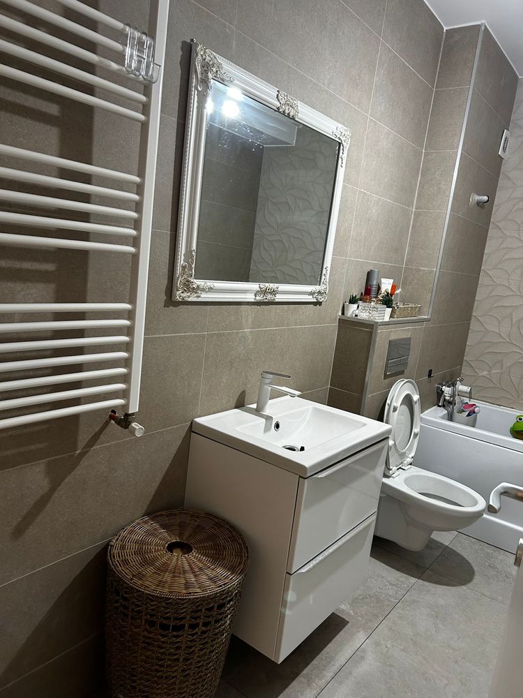 Garsonieră de vânzare,compartimentată în două camere