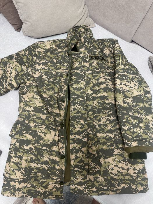 Продам зимний бушлат , в отличном состоянии