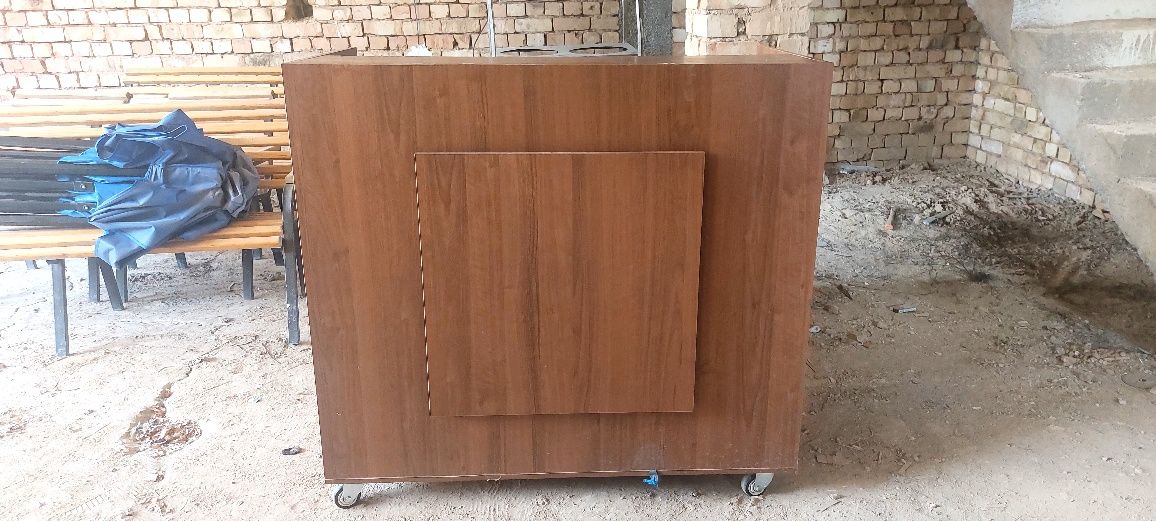 Frezer 380 v va 220 v li  muzqaymoq aparati va sok ahladitel sotiladi