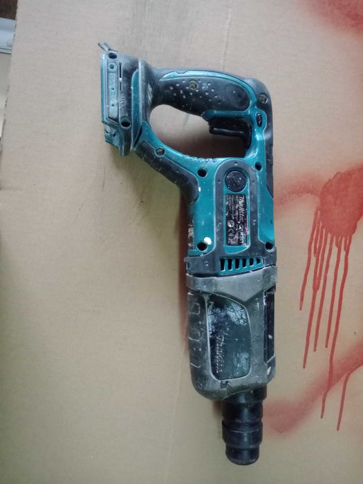 Акумолаторен перфоратор Makita