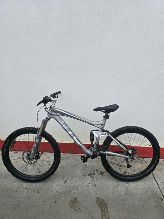 Bicicleta mountain bike Trek full suspension