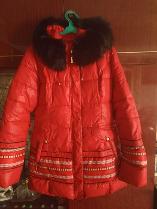 Продам зимнию куртку пуховик ,дубленку