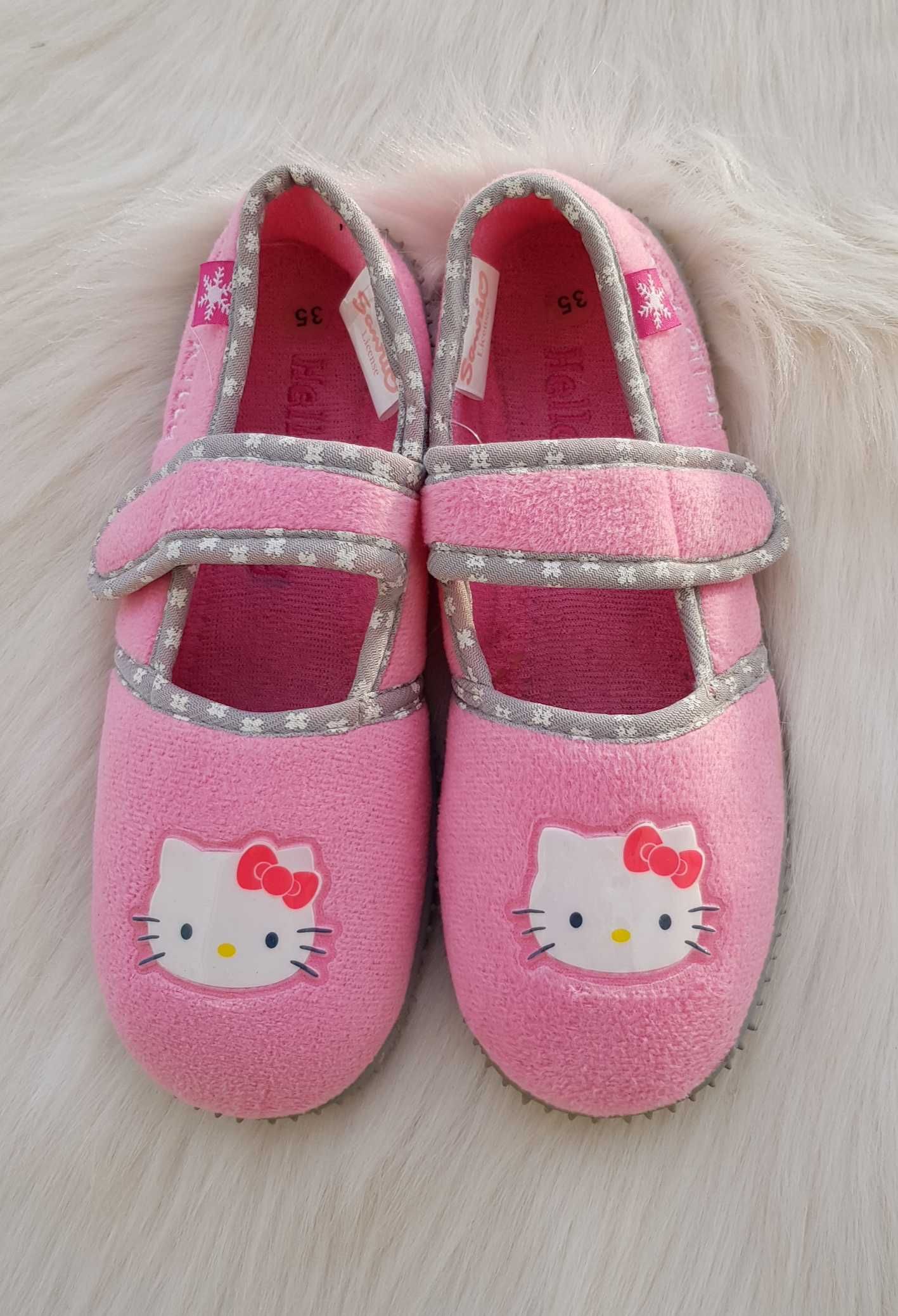 Нови пантофи Hello Kitty №35