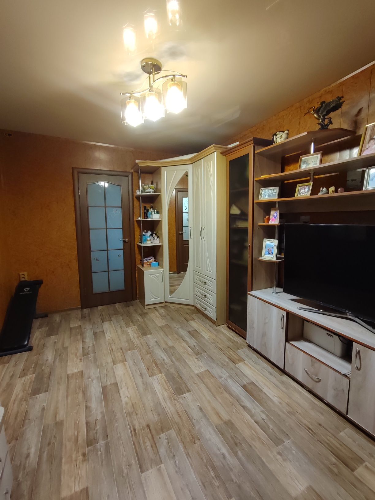 Продам теплый дом с мебелью и техникой