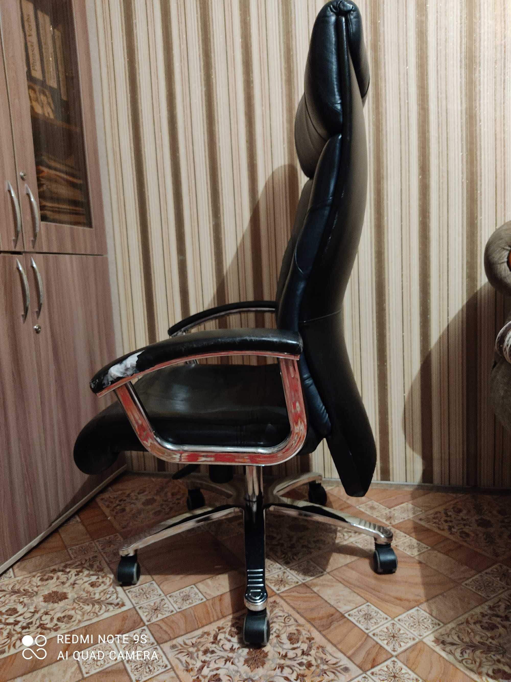Ортопедическое кресло - офисная мебель