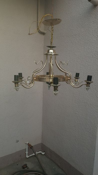 Продаеться   люстры