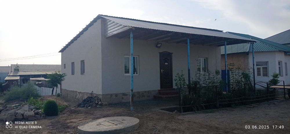 Уй сатылады жол бойында жайласкан.