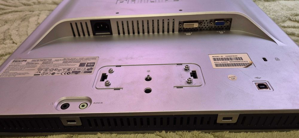 Конфигурация Настолен Кмпютър HP + Монитор Филипс 190В