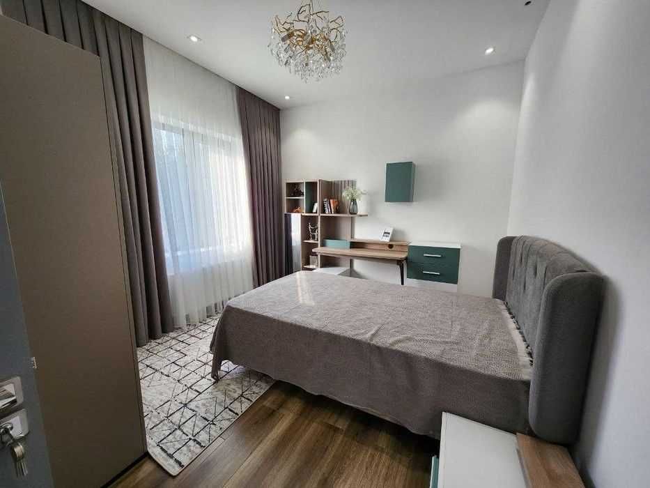 Срочно! 2-этажный дом 277 м² с бассейном и ремонтом, Парк Узбекистан
