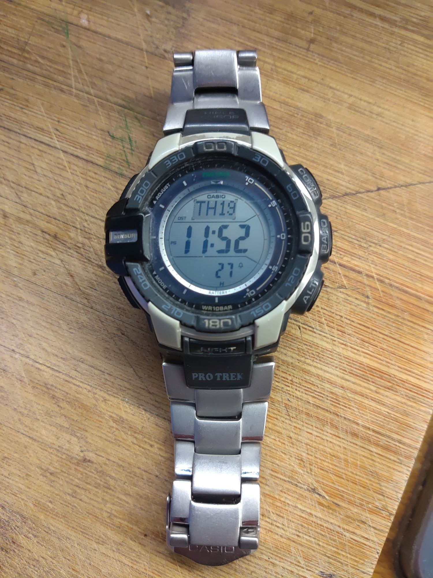 Часовник Casio watch PRO TREK PRG-270D-7ER / спешно.