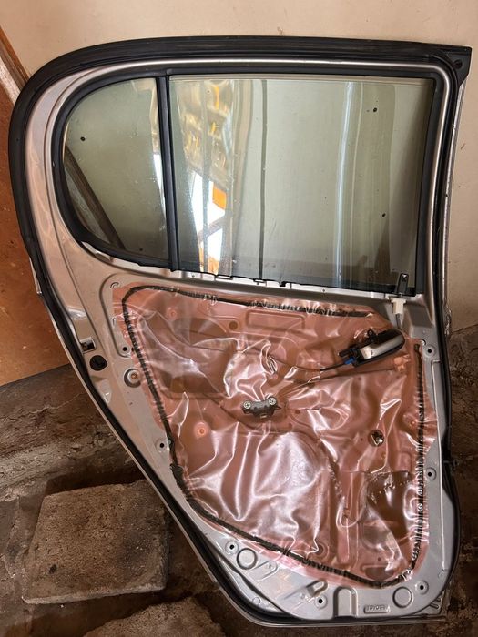 Тойота Ярис 2001-2005г.