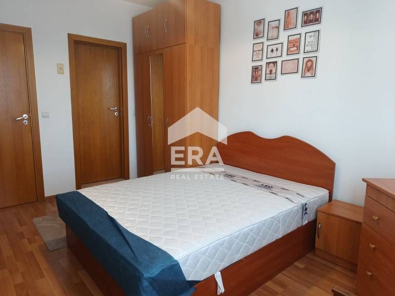 Топ локация! Ексклузивен тристаен имот под наем , Вива Комплекс  в рай