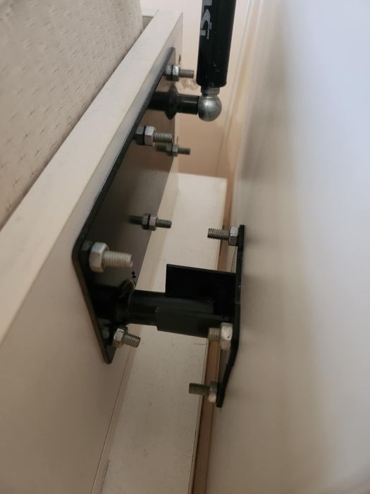 Падащо легло за спестяване на простраства в апартамента