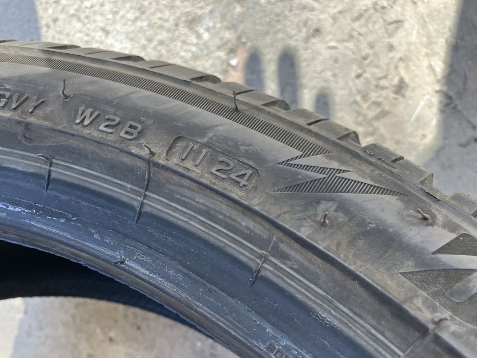 215/45R20 Bridgestone LM005