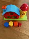 Căsuță educativă cu forme geometrice