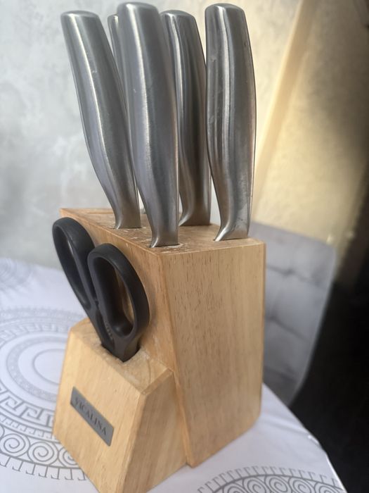 Ножи брендовые Фирма Викалина в отличном состоянии в наборе