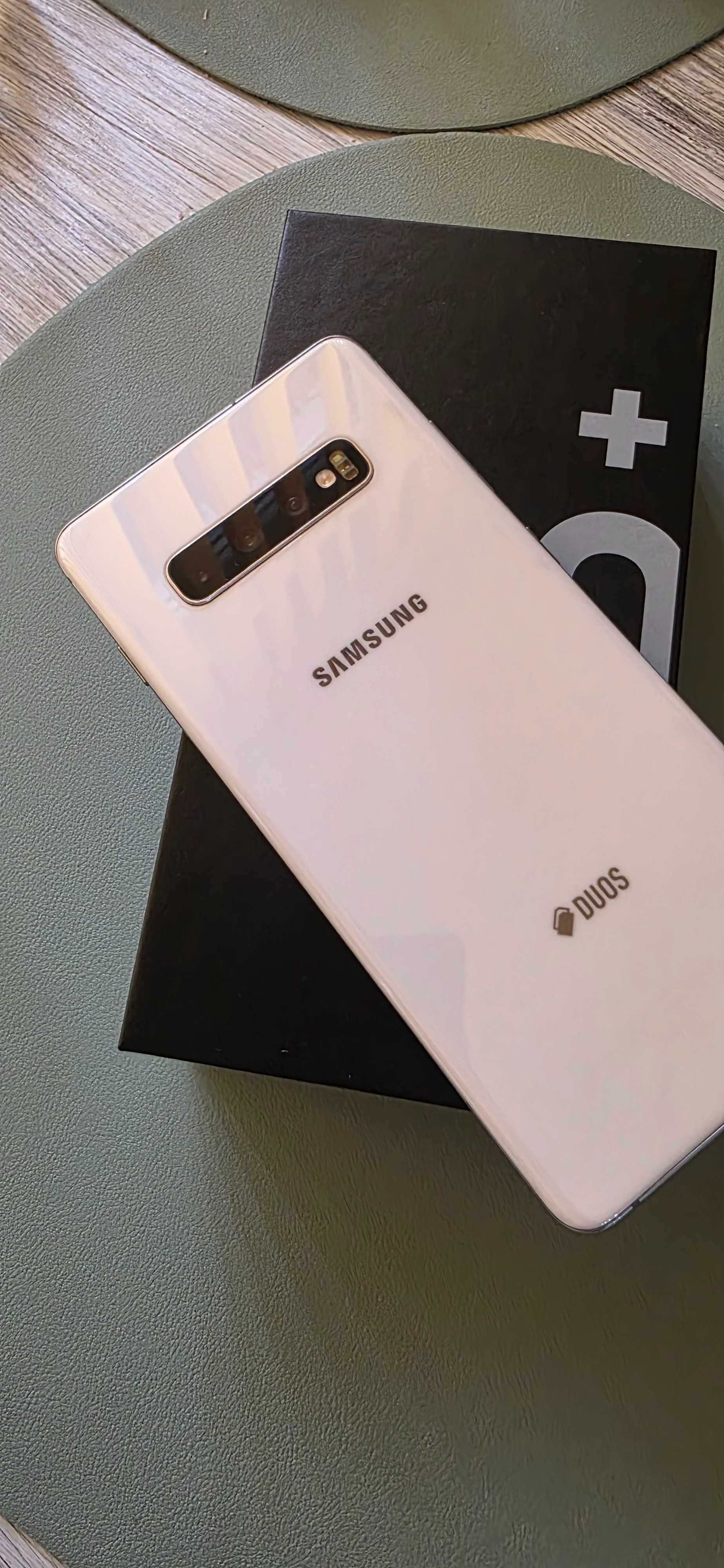 Телефон Samsung Galaxy S10+