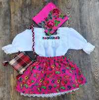 Costum popular pentru fete de Maramures Roz