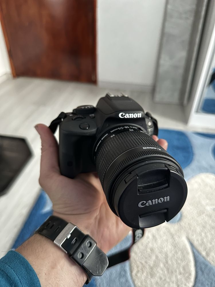Canon EOS 100D + статив