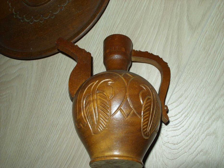 Дървен резбован сервиз за ракия