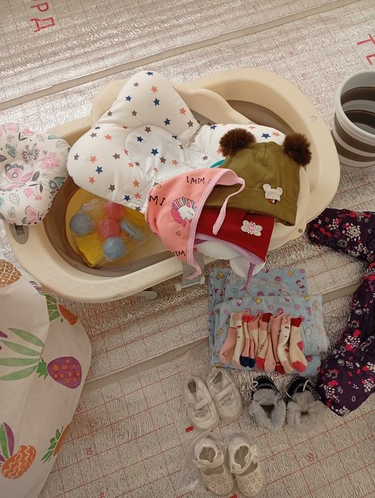 Жаңа туылған баланың киимдери ванночкасы в комплекте(матрас шелек тб)