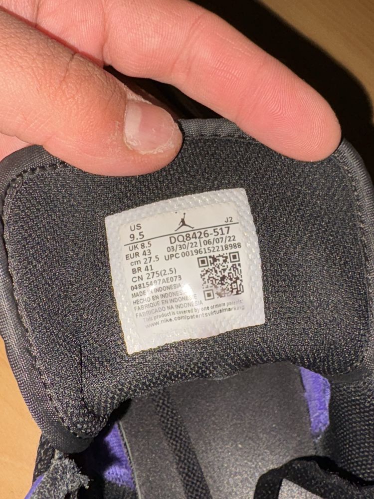 Jordan 1 mid обувки