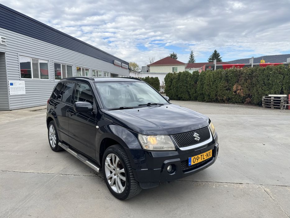 Suzuki Grand Vitara 2.0 Бензин