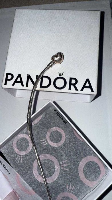 Оригинална гривна на Pandora