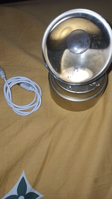 Продам лампа ночник стеклянный шар внутри астронавт