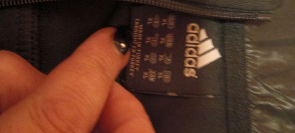 Vând trening Adidas