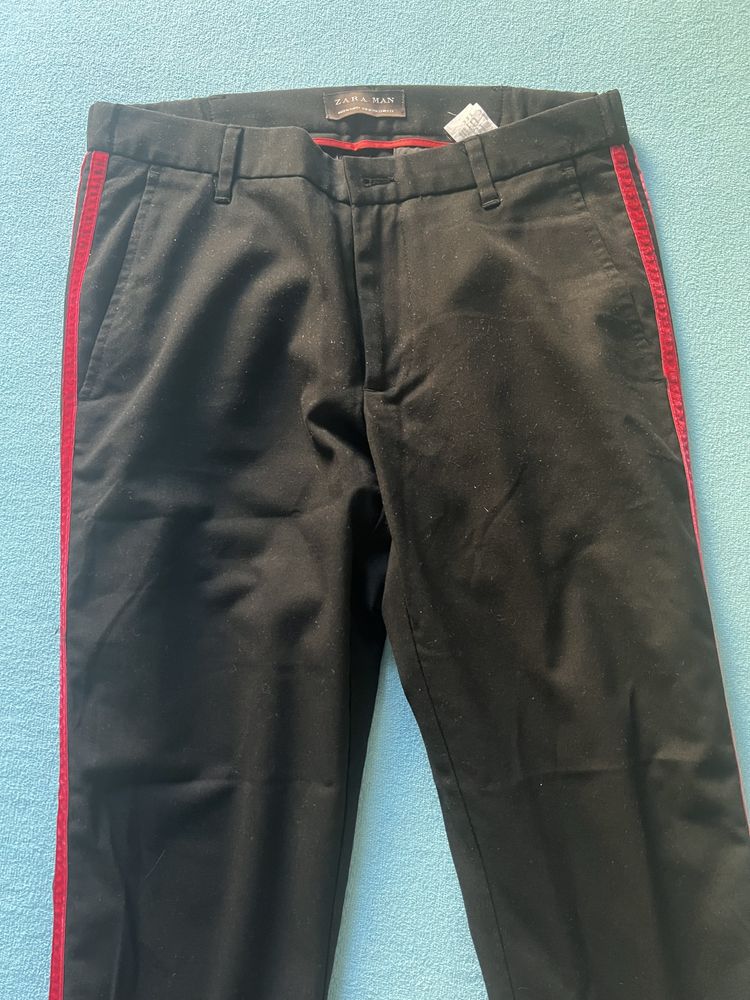Pantaloni ZARA cu dungi de catifea %50 redus