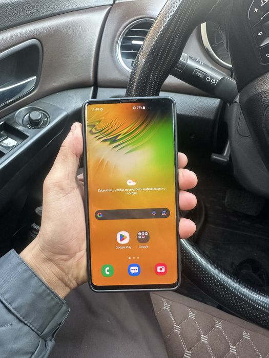 S10 Plus  256 срочно  обмен бар