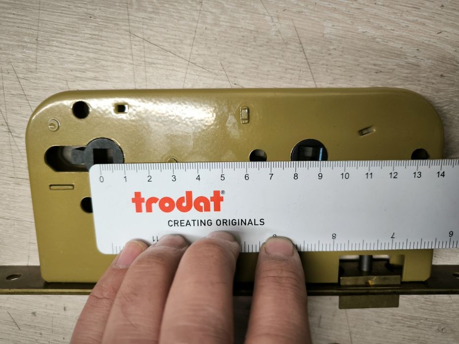 Broasca pentru ușă de baie, marca Yale