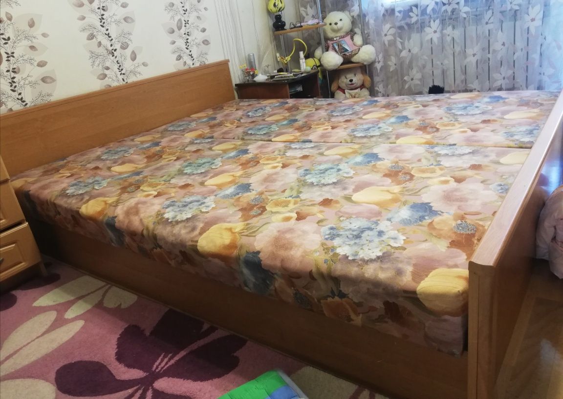 Кровать двуспальняя