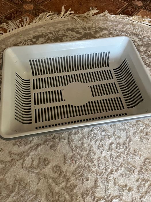 Лоток с наполнителем и миска