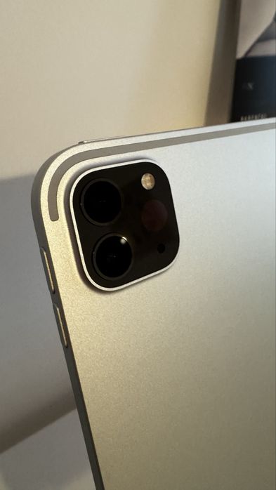 Apple ipad pro 11” 128gb + apple pencil