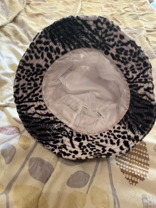 Шапки идиотки SHEIN