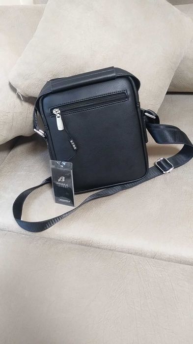 Елегантни мъжки чантички с нова по-добра цена