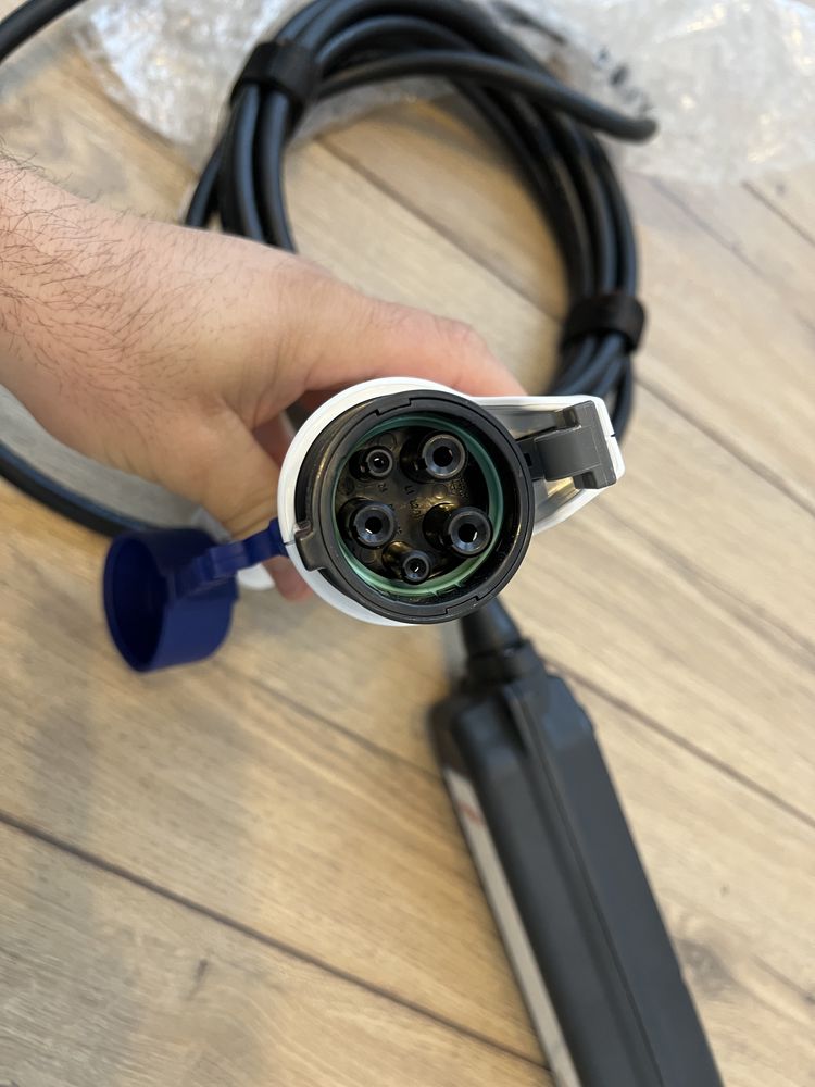 Cabluri auto si incarcator pentru Nissan