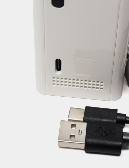 Lazerniy klaviatura va sichqoncha.