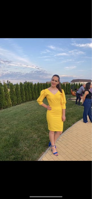 Vând rochițe de seara