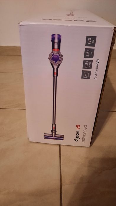 Прахосмукачка Dyson V8.