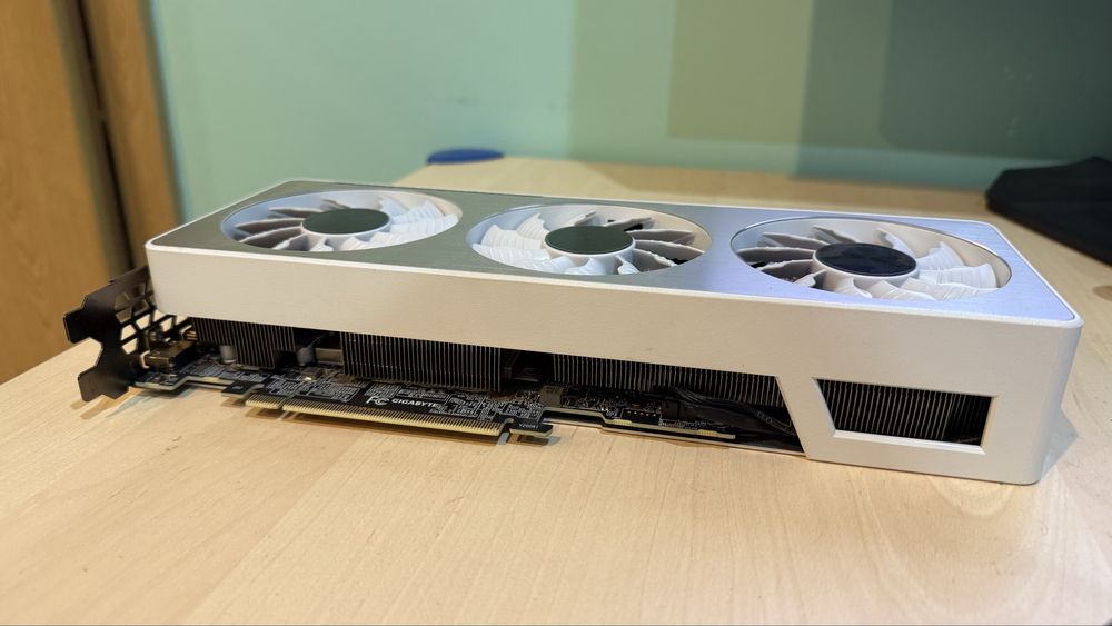 RTX 3070 Gigabyte Vision Alb